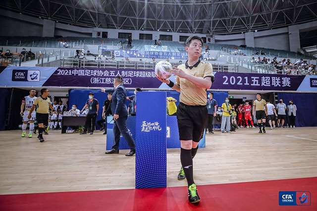 萨卡女友参加伦敦时尚大奖 蕾哈娜和玛雅等也参加